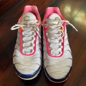 Women’s Nike Air Tn size 8